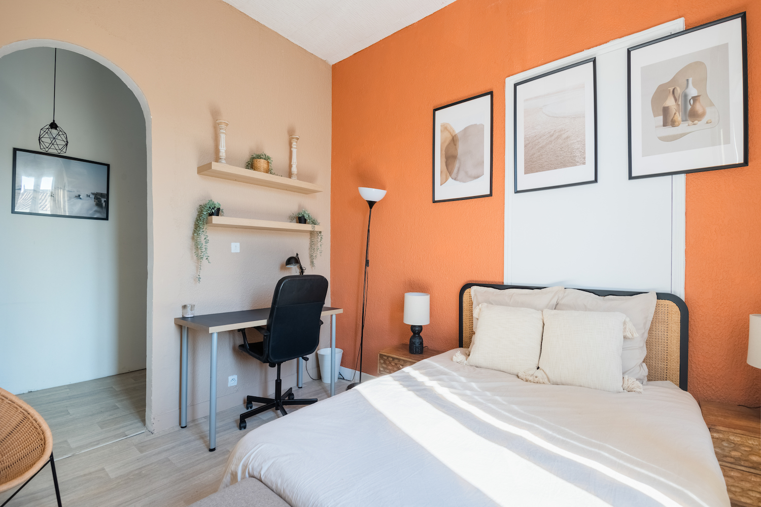 Pleasant and very bright room – 14m² – BO2