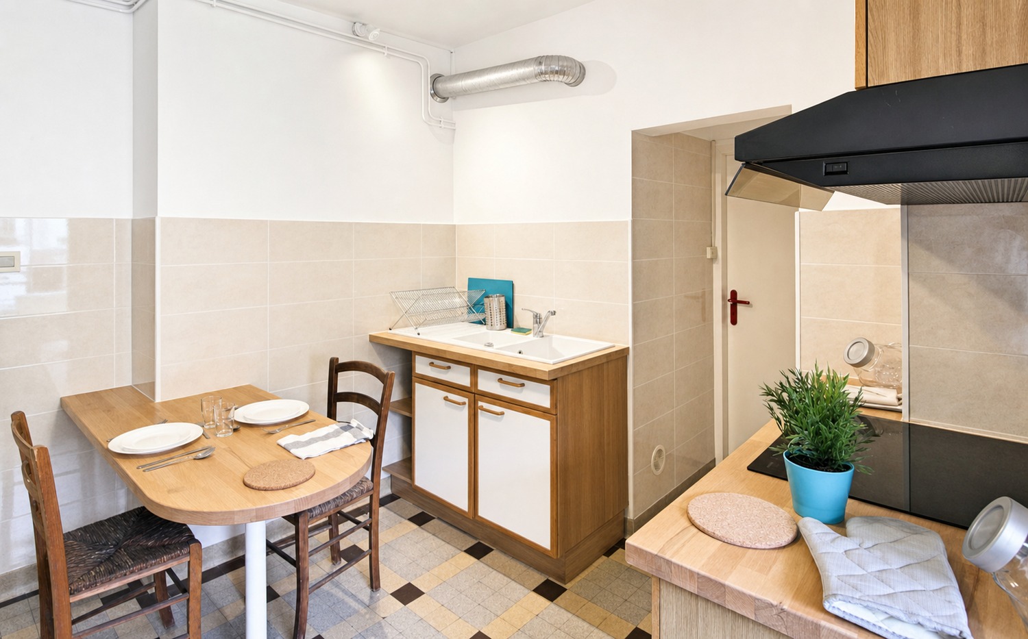 Spacious and luminous room – 15m² – ST25