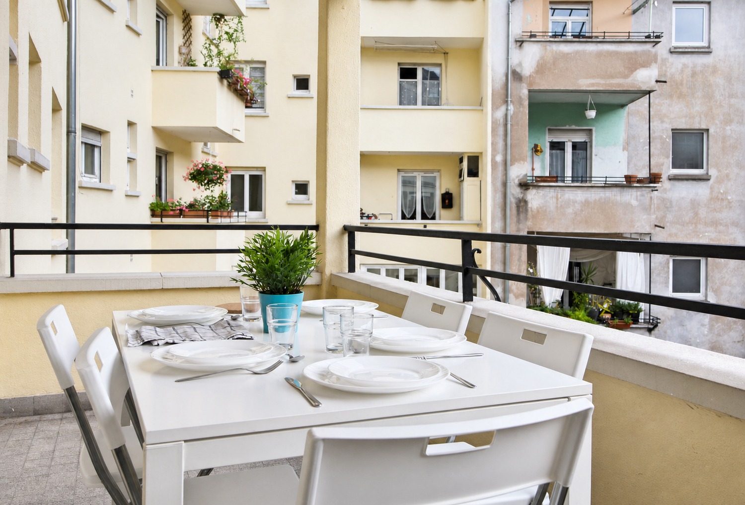 Spacious and luminous room – 15m² – ST25