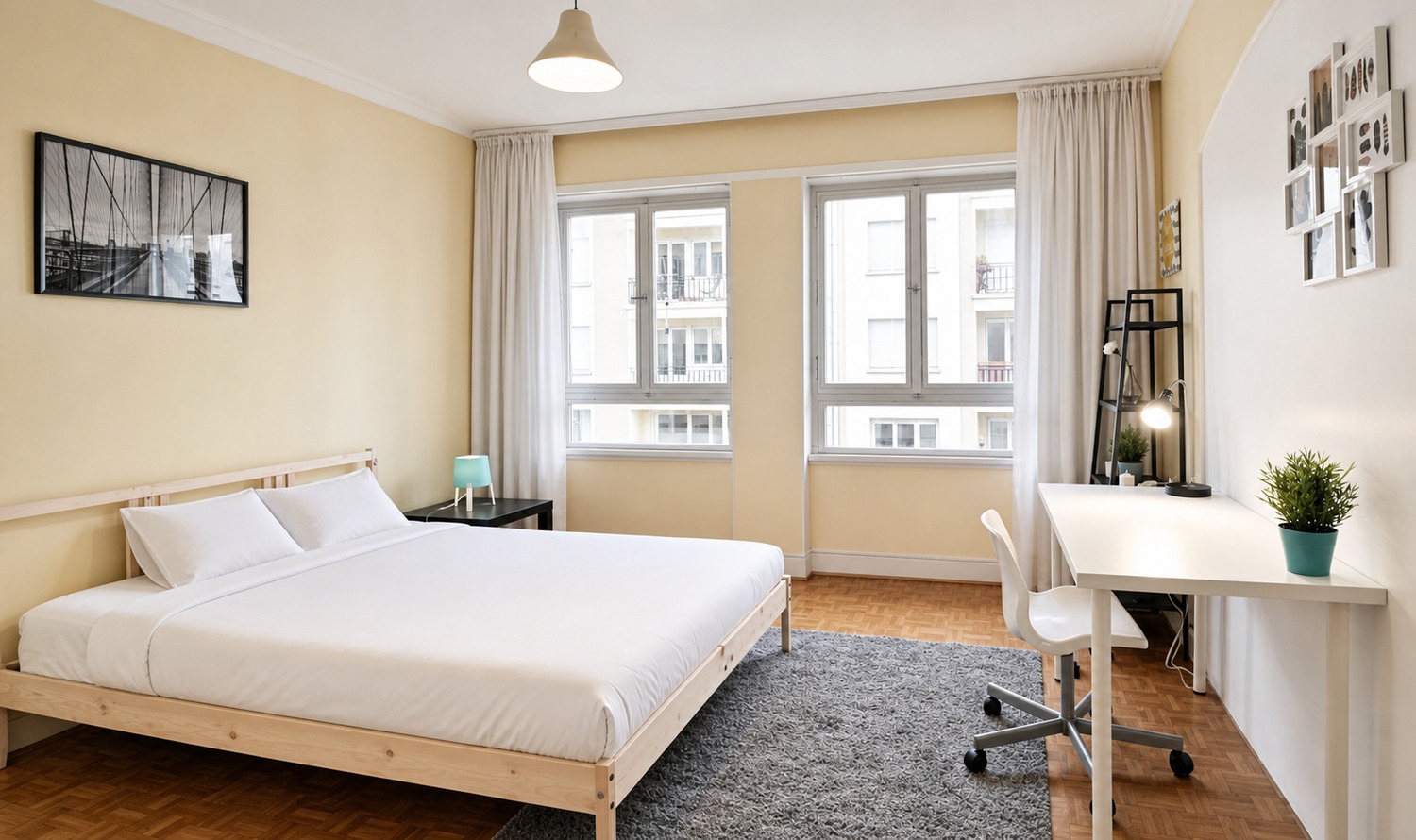 Spacious and luminous room – 15m² – ST25