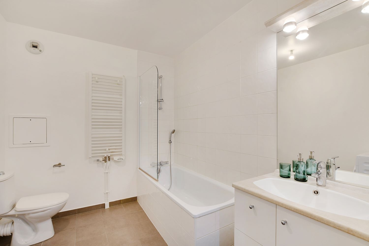 Rent this welcoming 12 m² in coliving bedroom in Paris – PA100