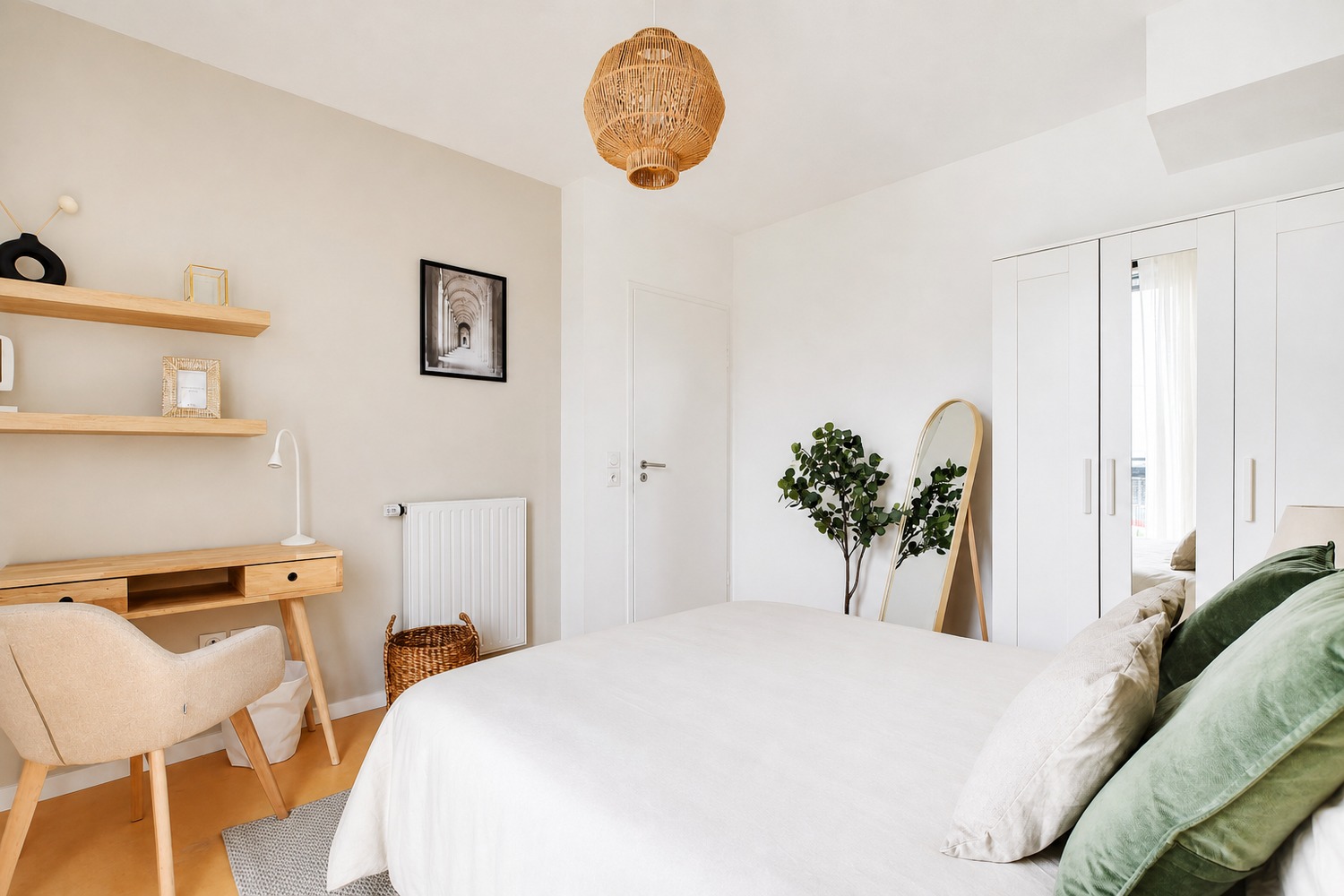Move into this 11 m² minimalist room in a coliving space in Paris – PA102