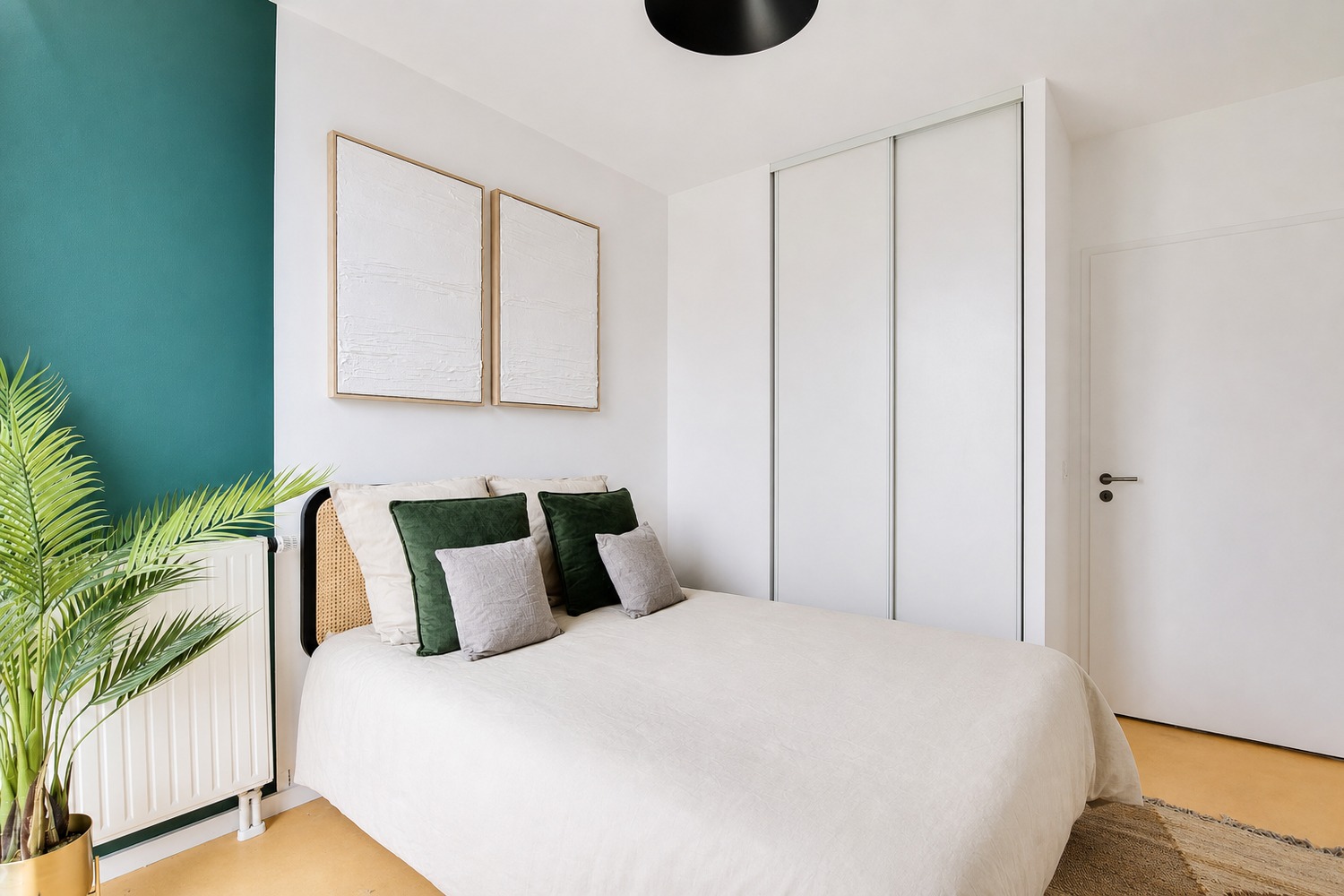 Move into this contemporary 10 m² room in a coliving space in Paris – PA104