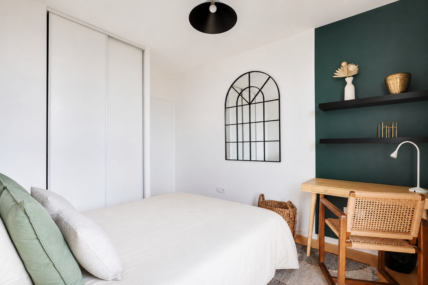 Move into this contemporary 10 m² room in a coliving space in Paris – PA104