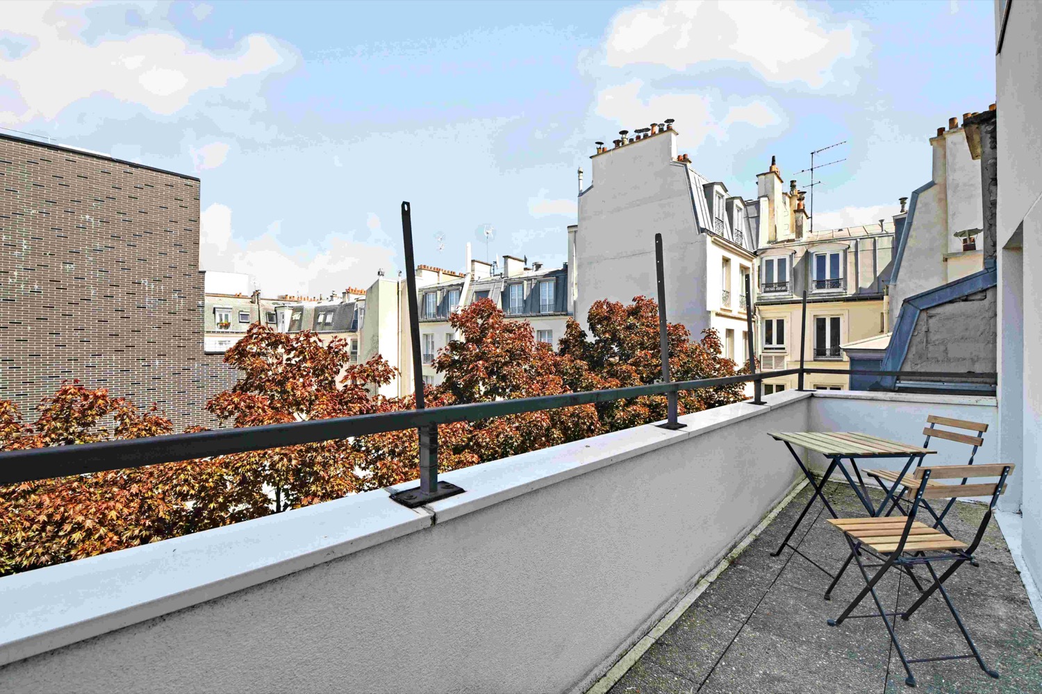 Move into this 10 m² room with balcony – PA118