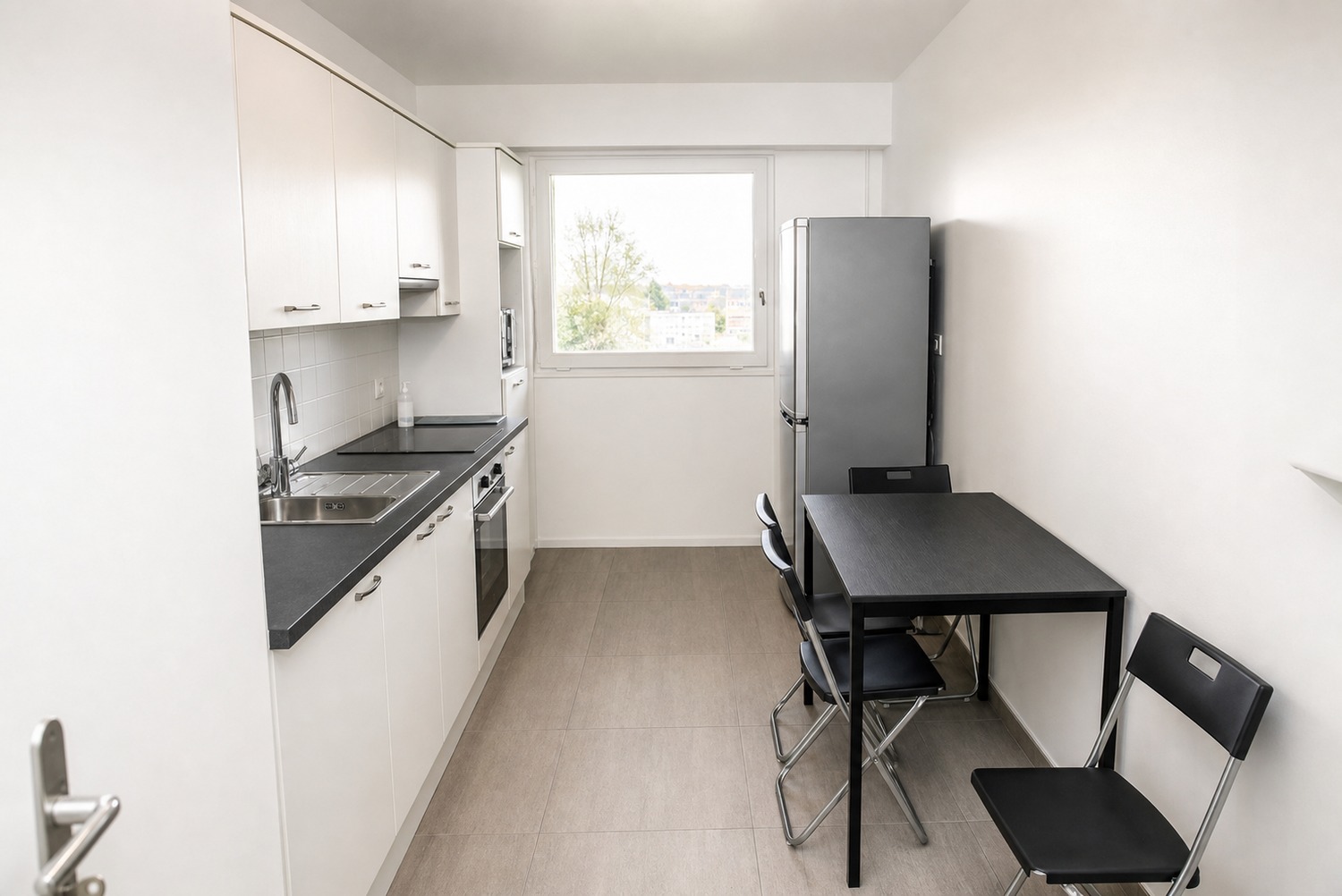 Spacious luminous bedroom – 24m² – ST13