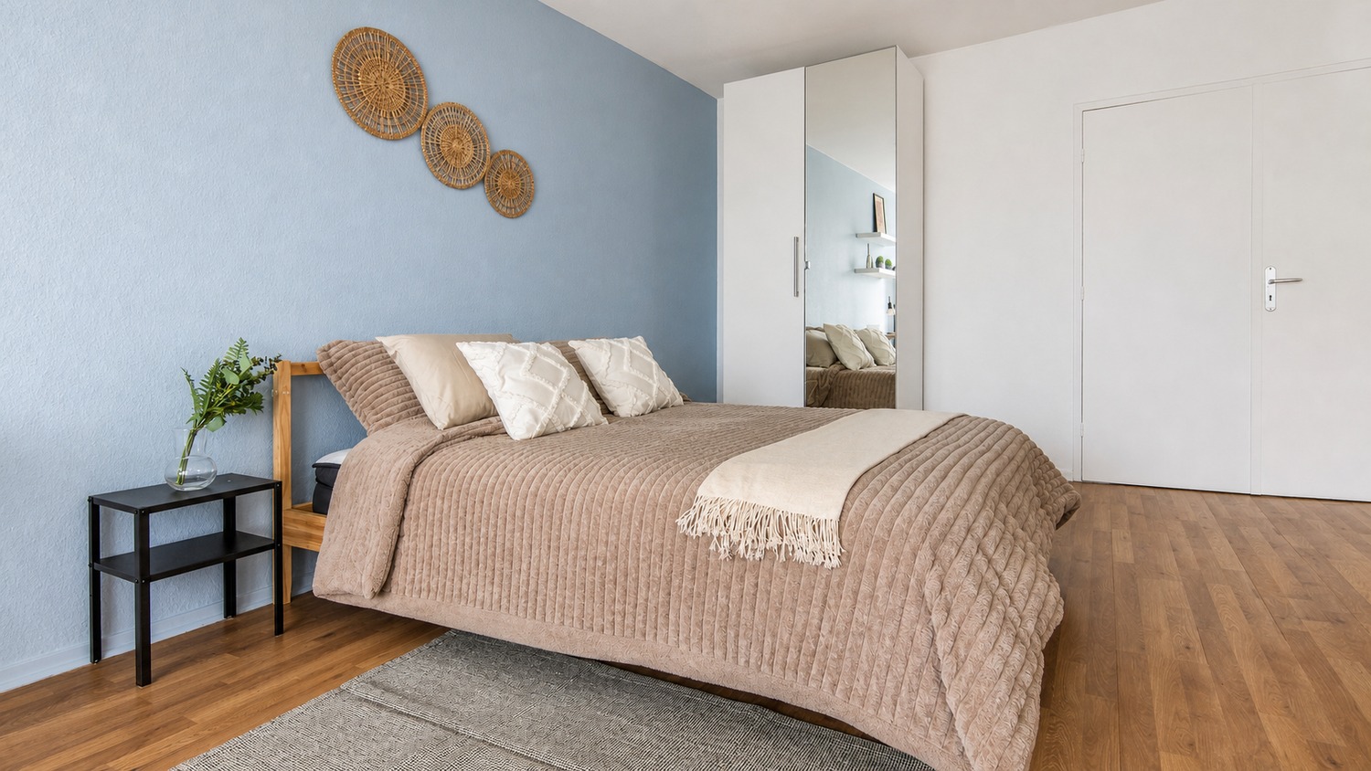 Spacious luminous bedroom – 24m² – ST13