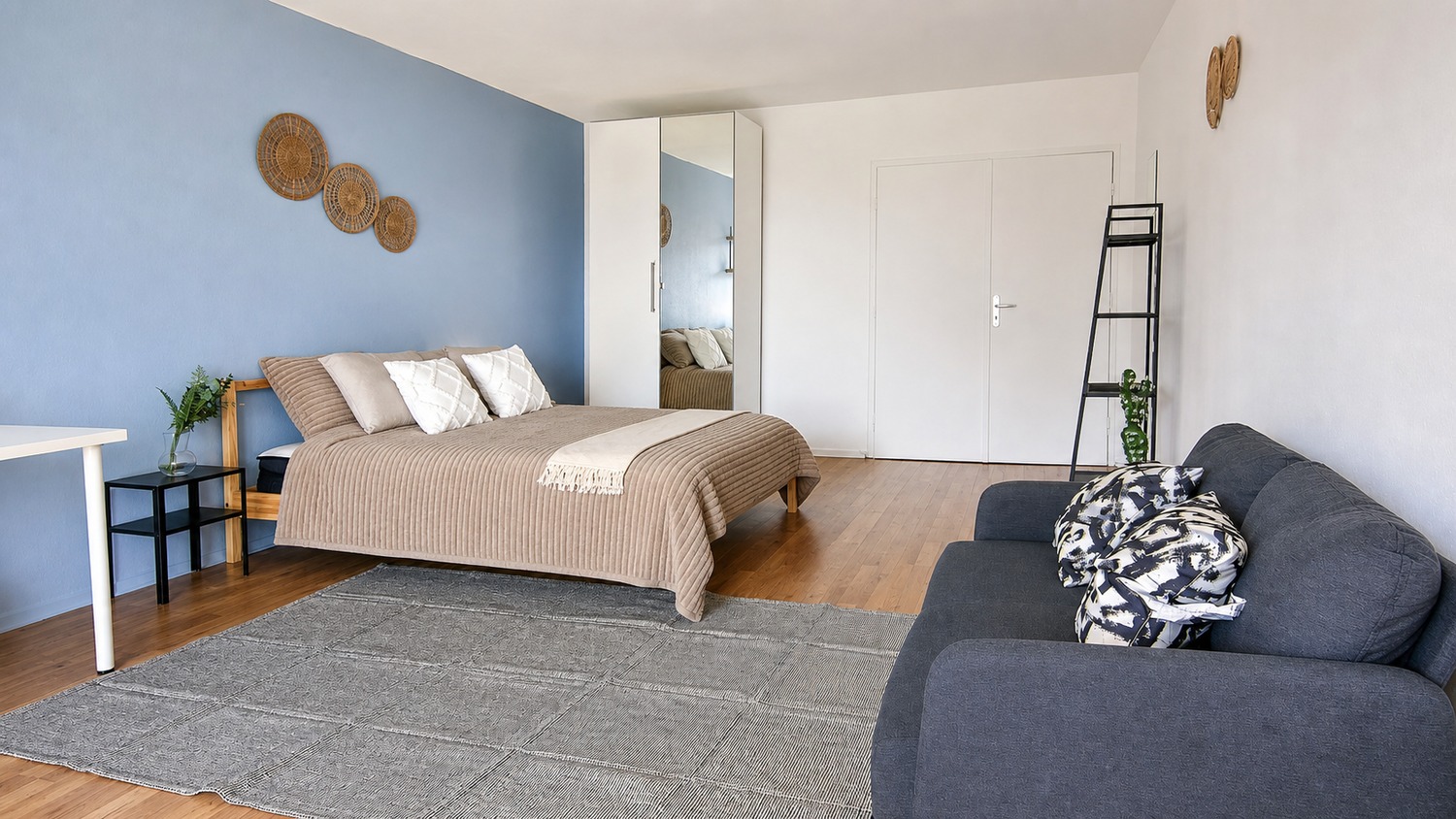 Spacious luminous bedroom – 24m² – ST13
