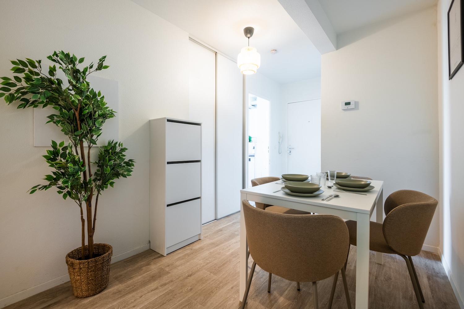 Move into this 20 m² bedroom – BO48