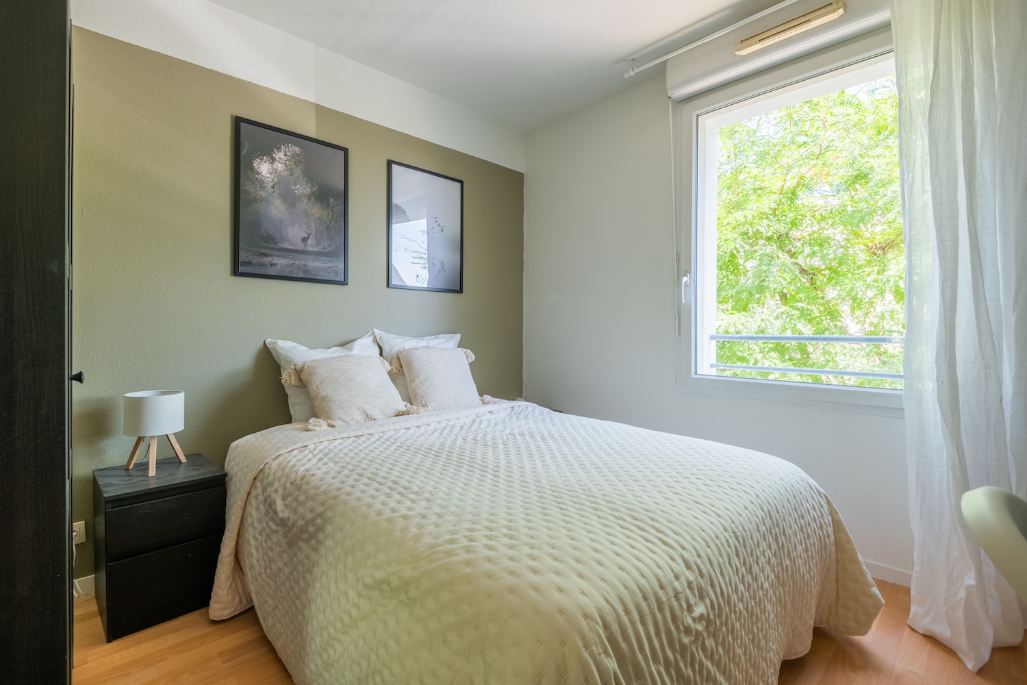 Move into this 11 m² bedroom – BO50