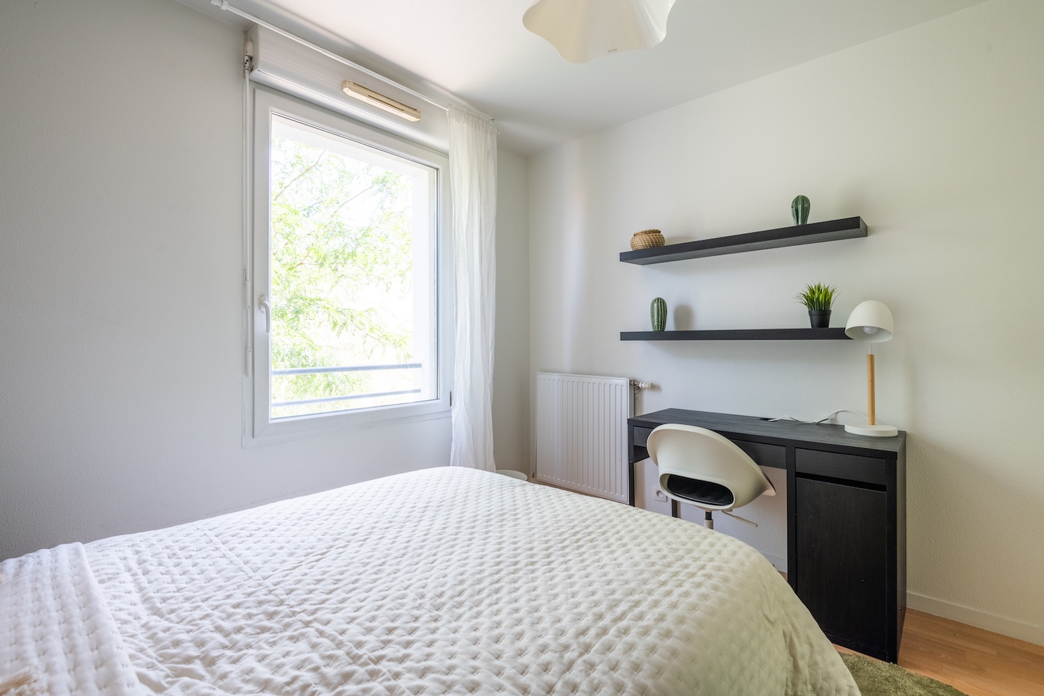 Move into this 11 m² bedroom – BO50