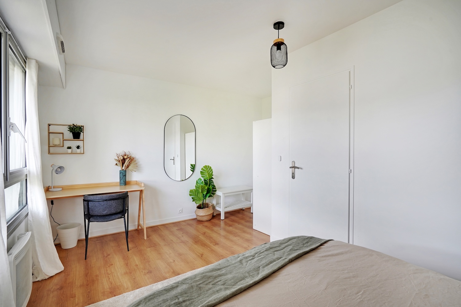 Move into this 13 m² room with a view – ISY02