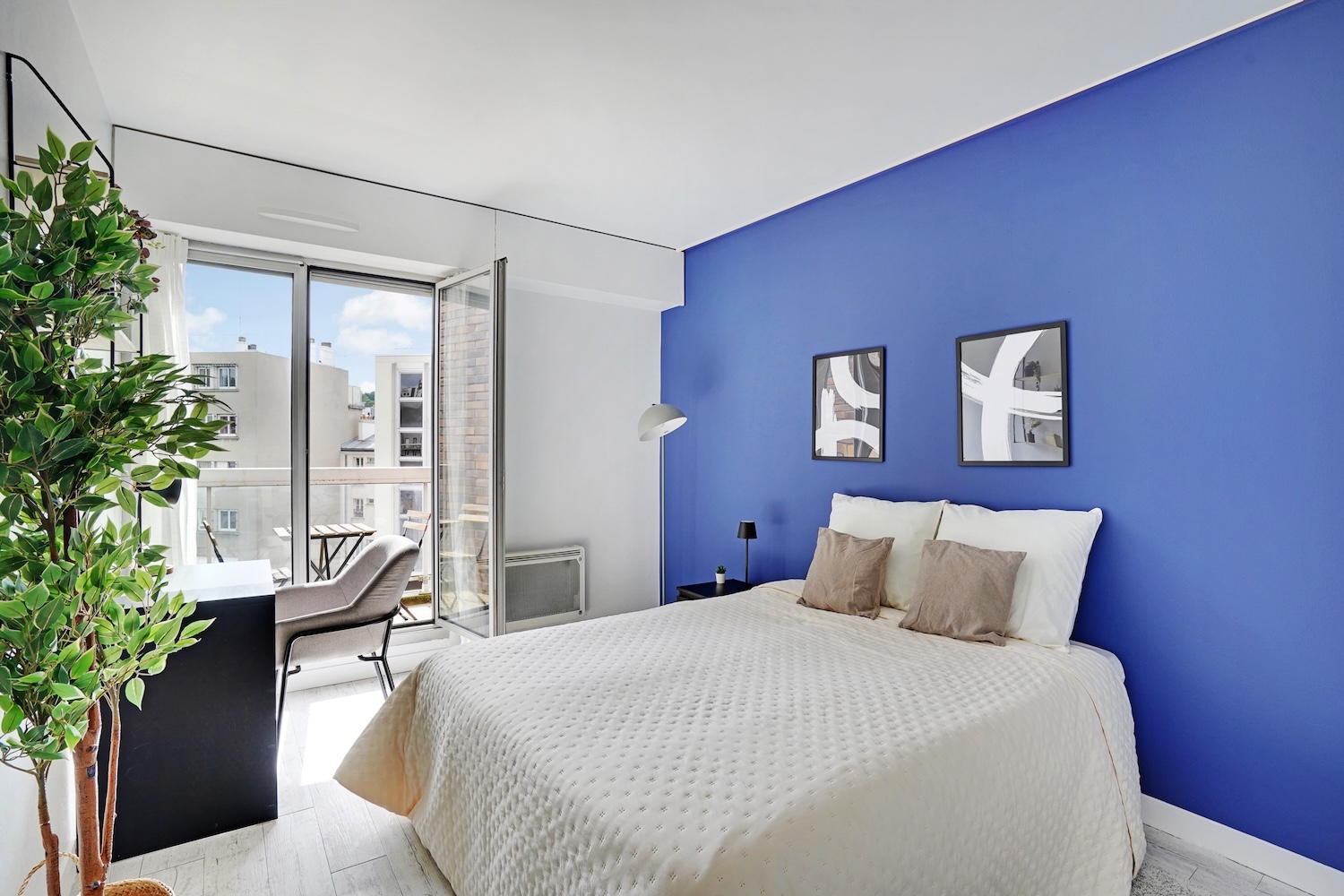 Move into this room with a balcony – ISY04