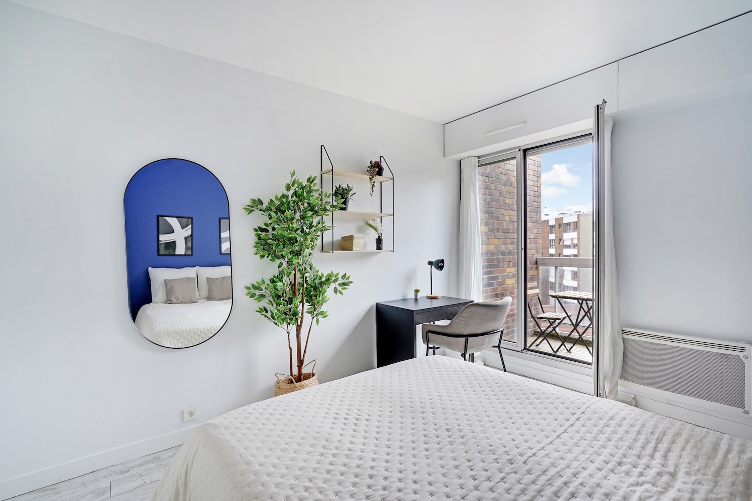 Move into this room with a balcony – ISY04