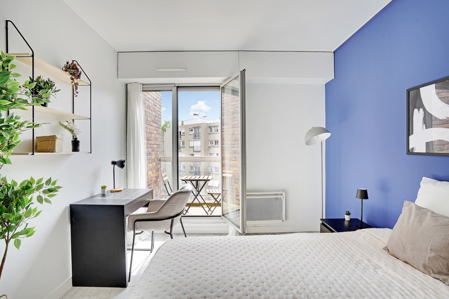 Move into this room with a balcony – ISY04