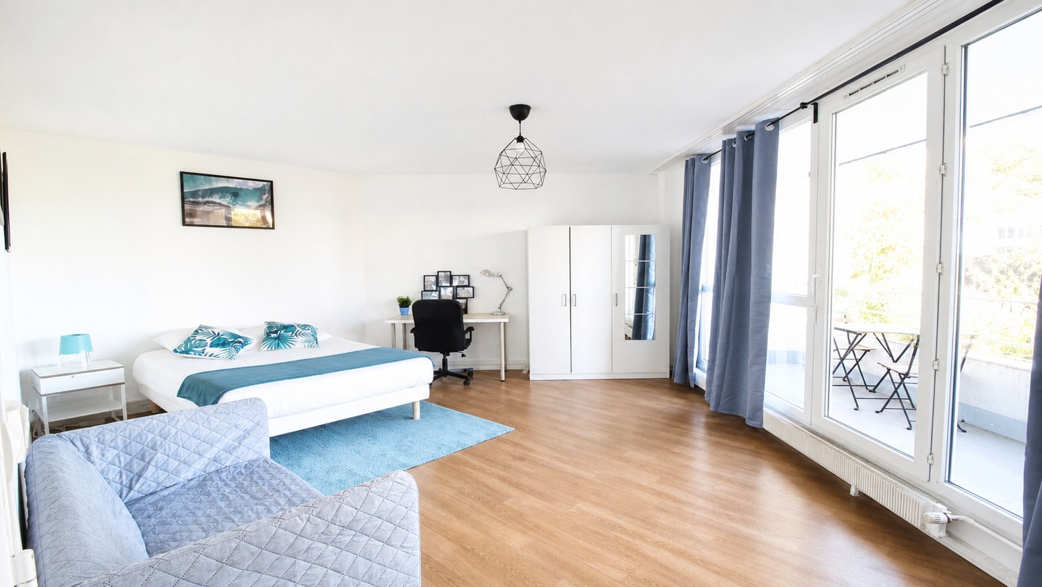 Spacious and luminous room – 22m² – NTR5