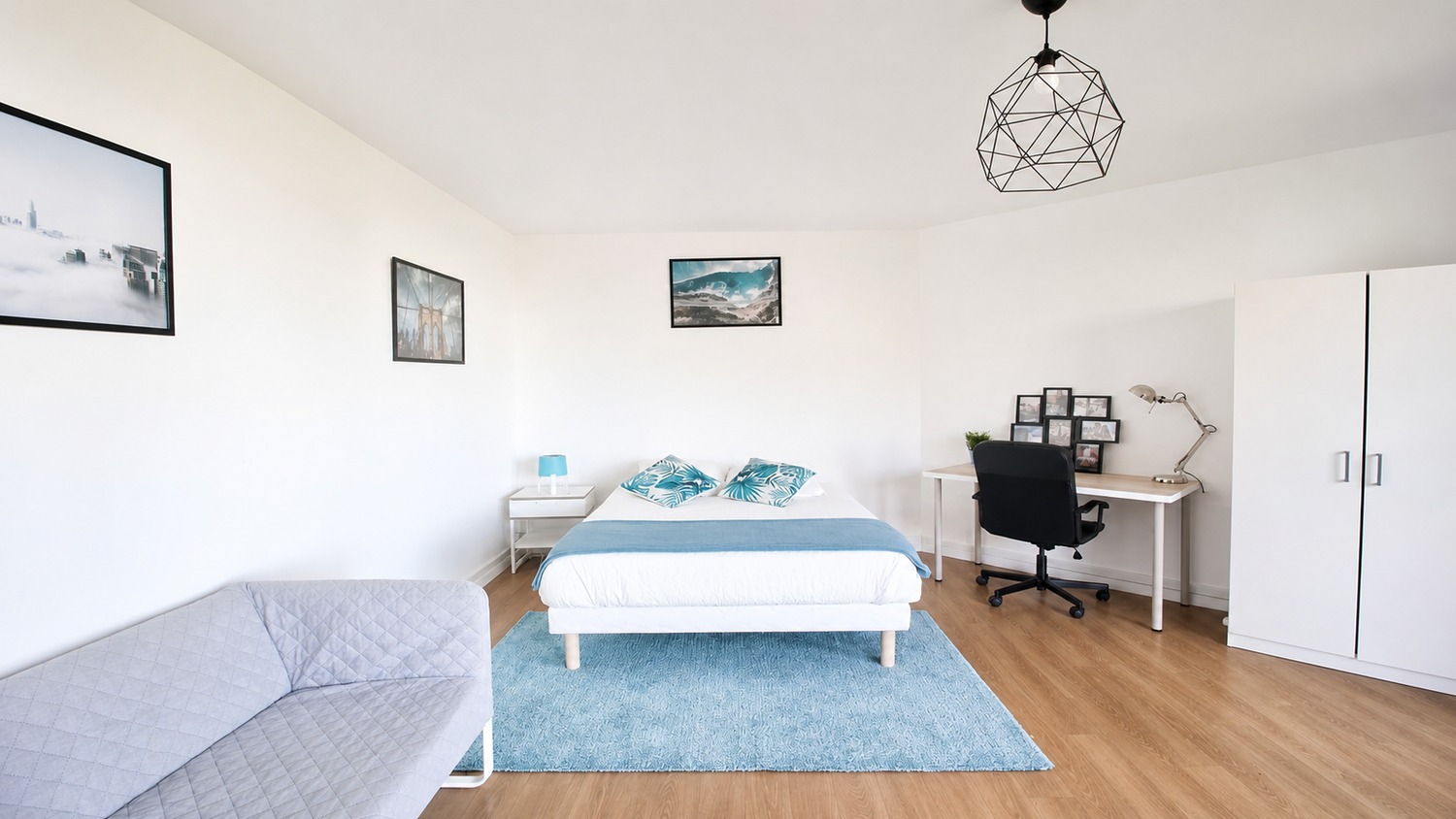 Spacious and luminous room – 22m² – NTR5