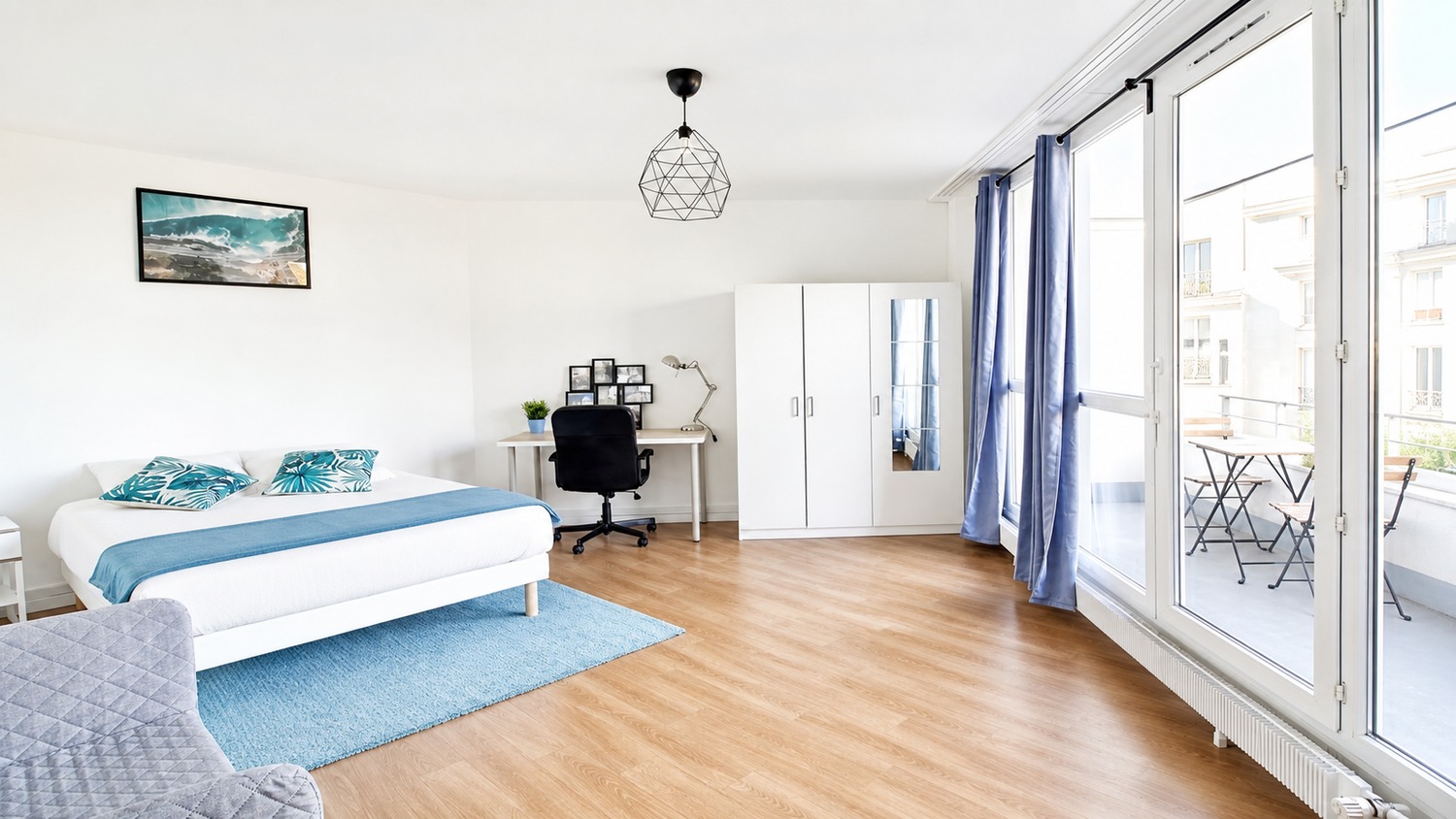 Spacious and luminous room – 22m² – NTR5