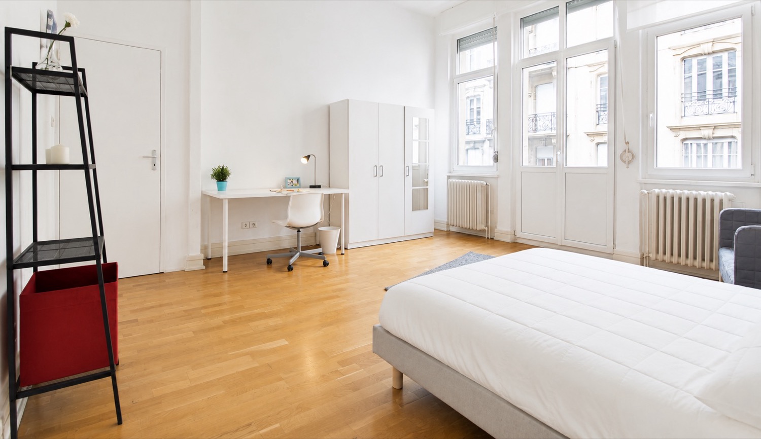 Spacious luminous bedroom – 22m² – ST18
