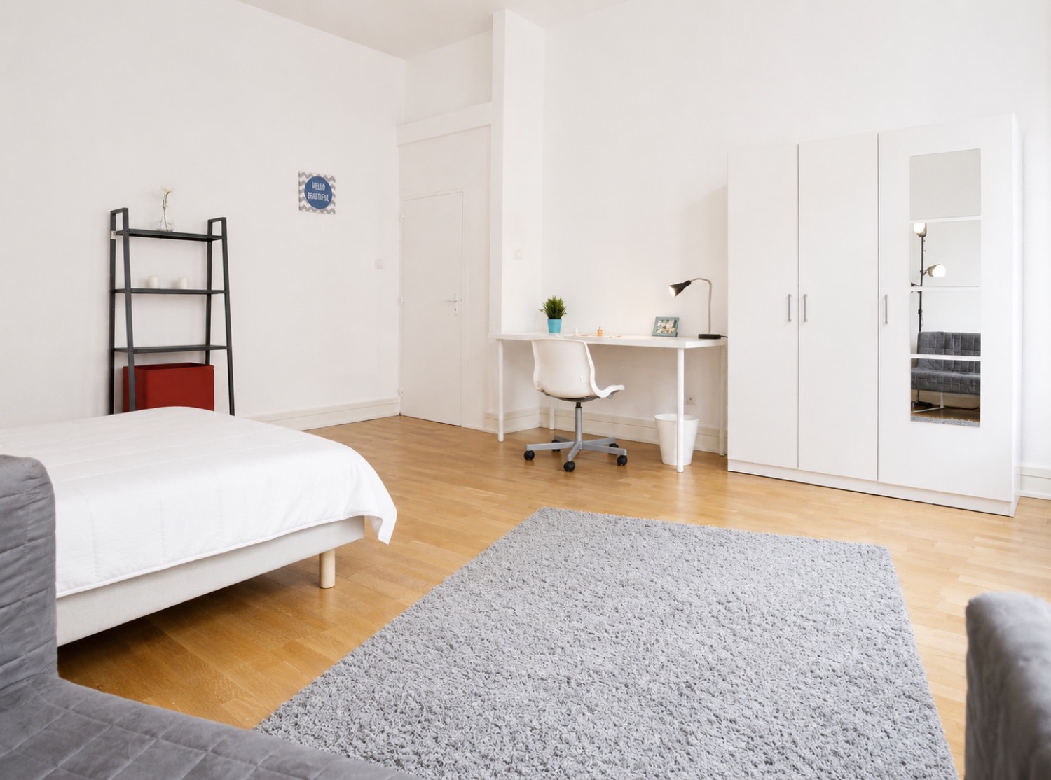 Spacious luminous bedroom – 22m² – ST18