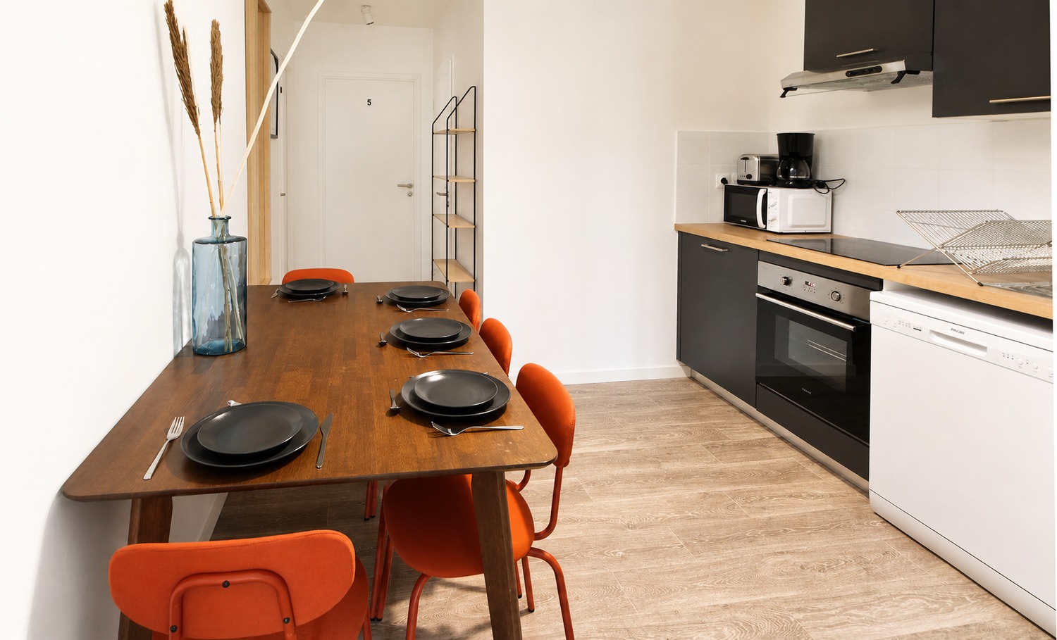 Move into this beautiful 12 m² room in a coliving apartment in Bordeaux right now – BO28