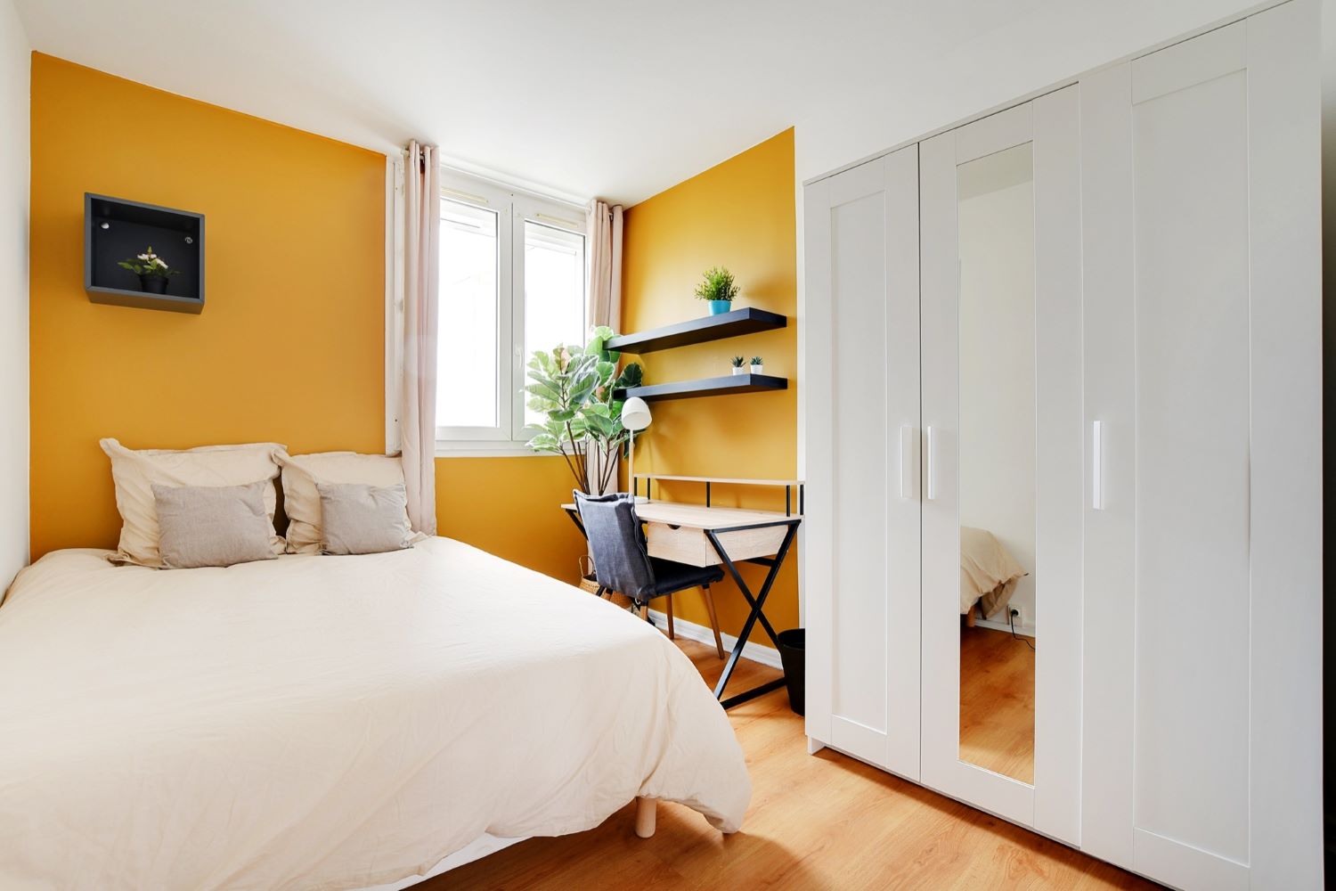 Elegant 10 m² room in Kremlin-Bicêtre – KRB29