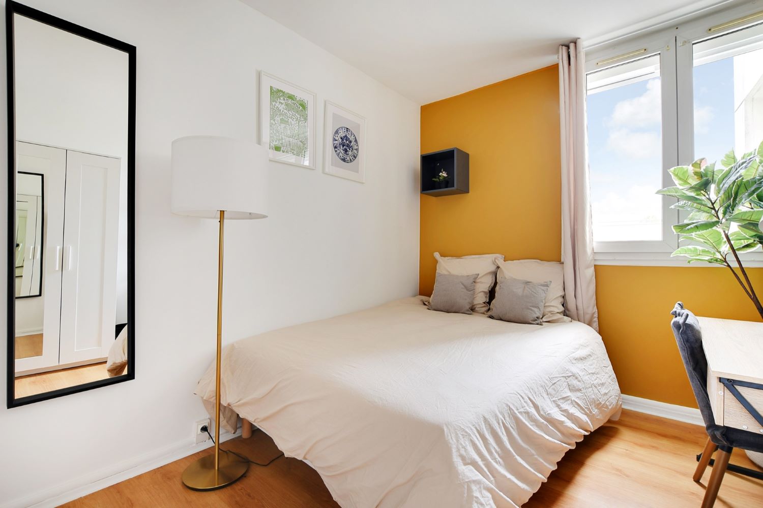 Elegant 10 m² room in Kremlin-Bicêtre – KRB29