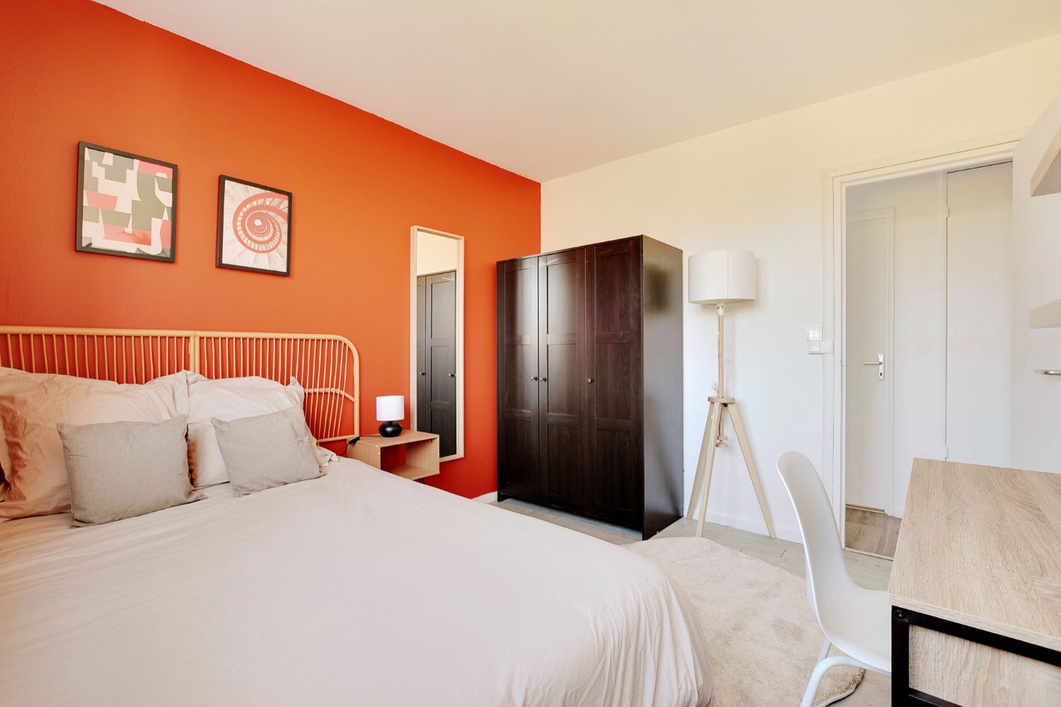 Minimalist 10 m² room in Kremlin-Bicêtre – KRB13