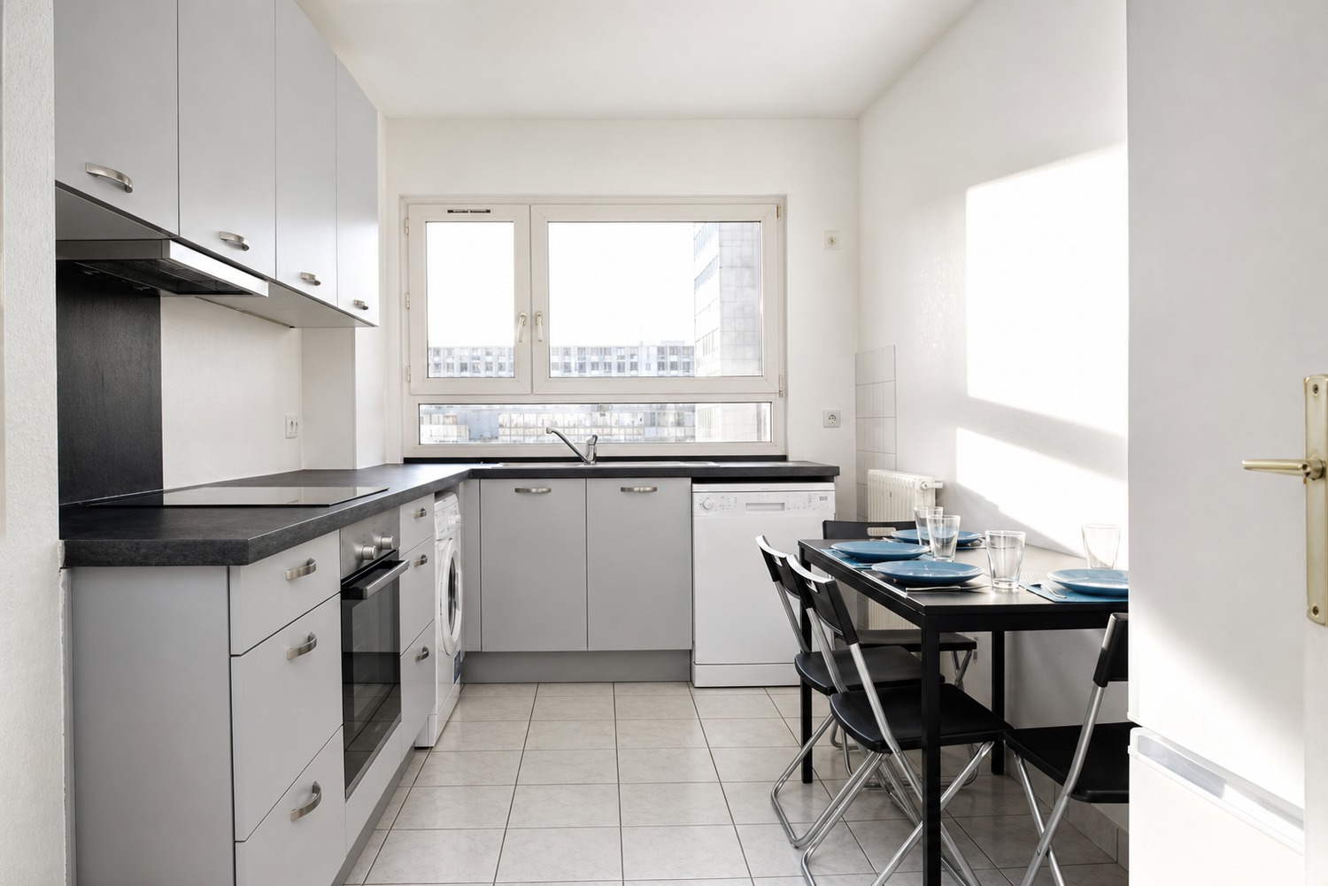Comfortable and luminous room – 16m² – ST11