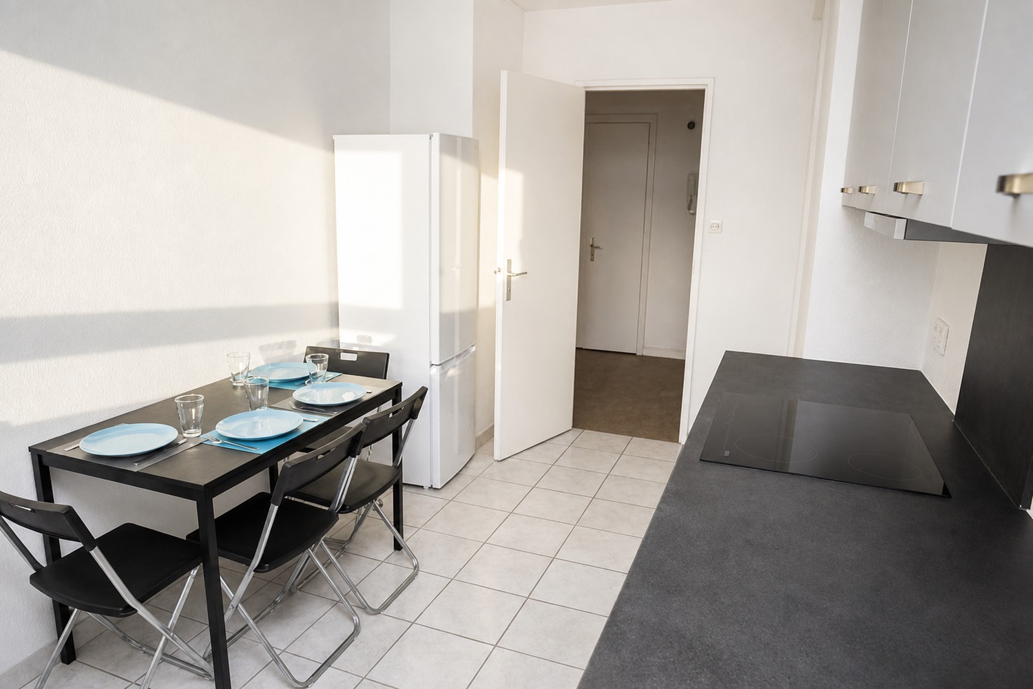 Comfortable and luminous room – 16m² – ST11