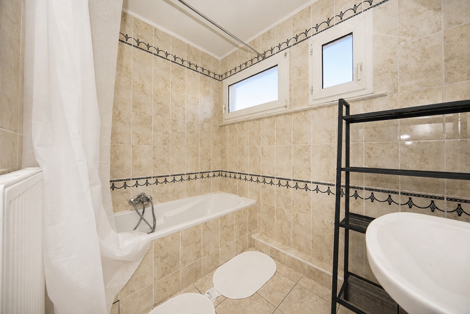 Comfortable and luminous room – 16m² – ST11
