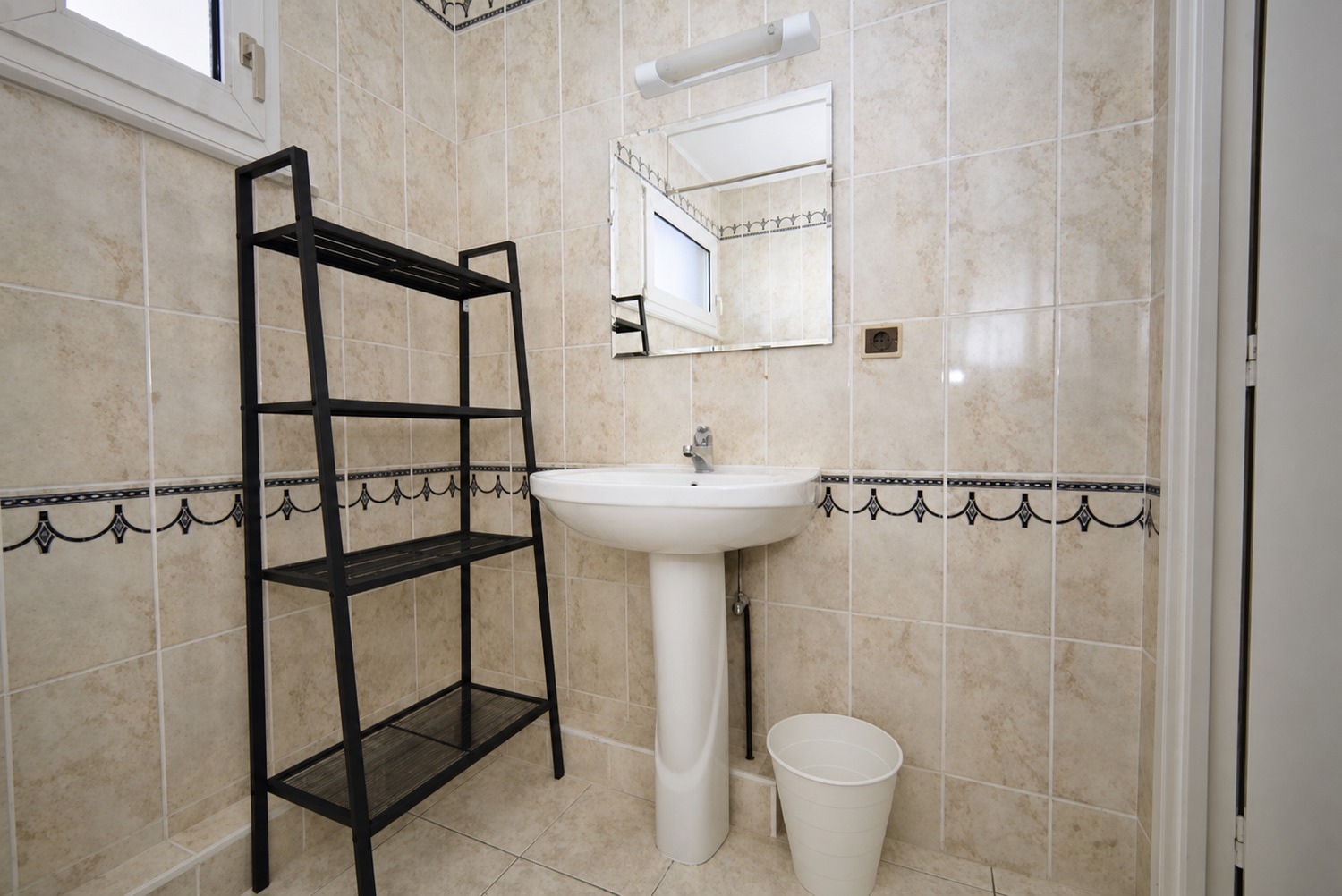 Comfortable and luminous room – 16m² – ST11