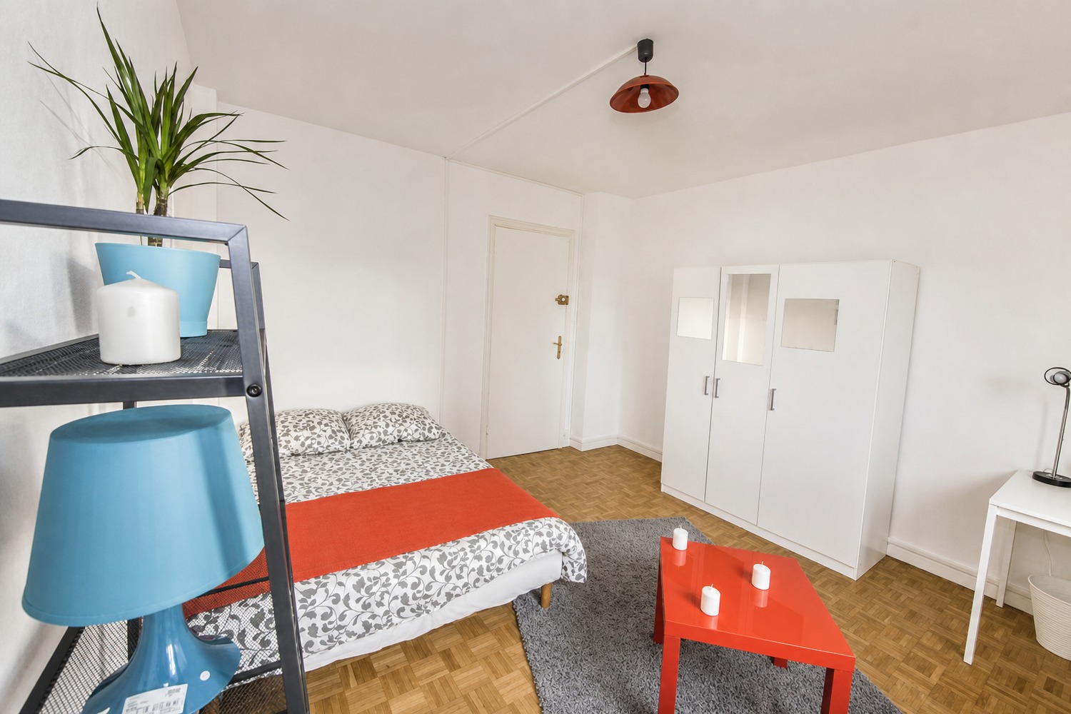 Comfortable and luminous room – 16m² – ST11