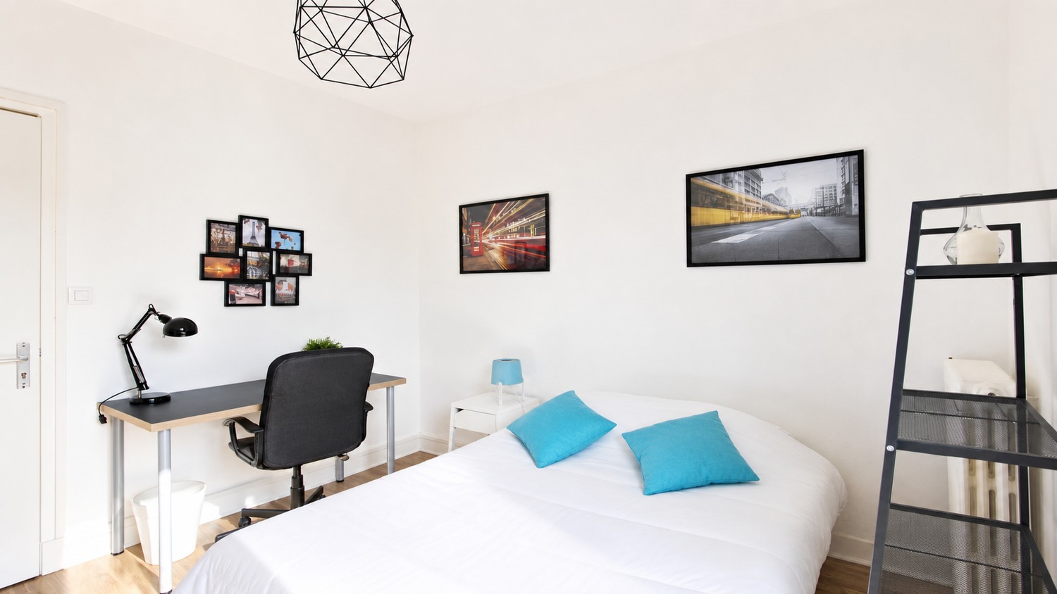 Very luminous room – 12m² – TO7