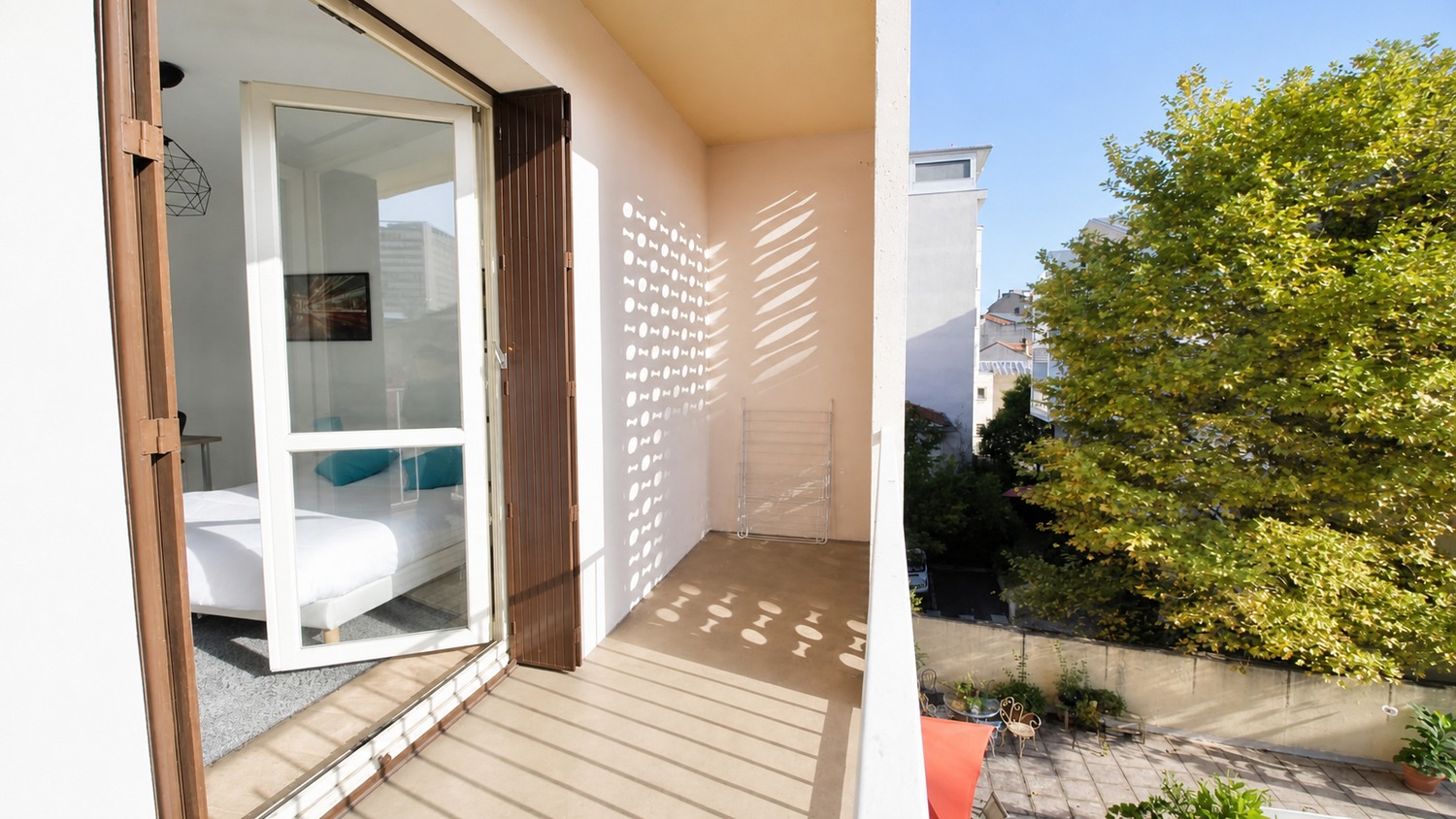 Very luminous room – 12m² – TO7