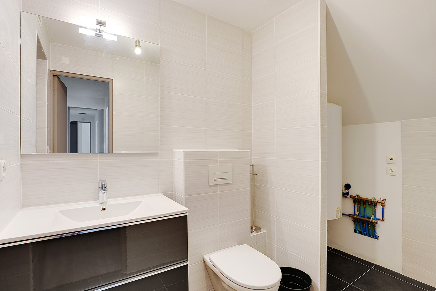 Move into this inviting 10 m² room near Paris – CLA07