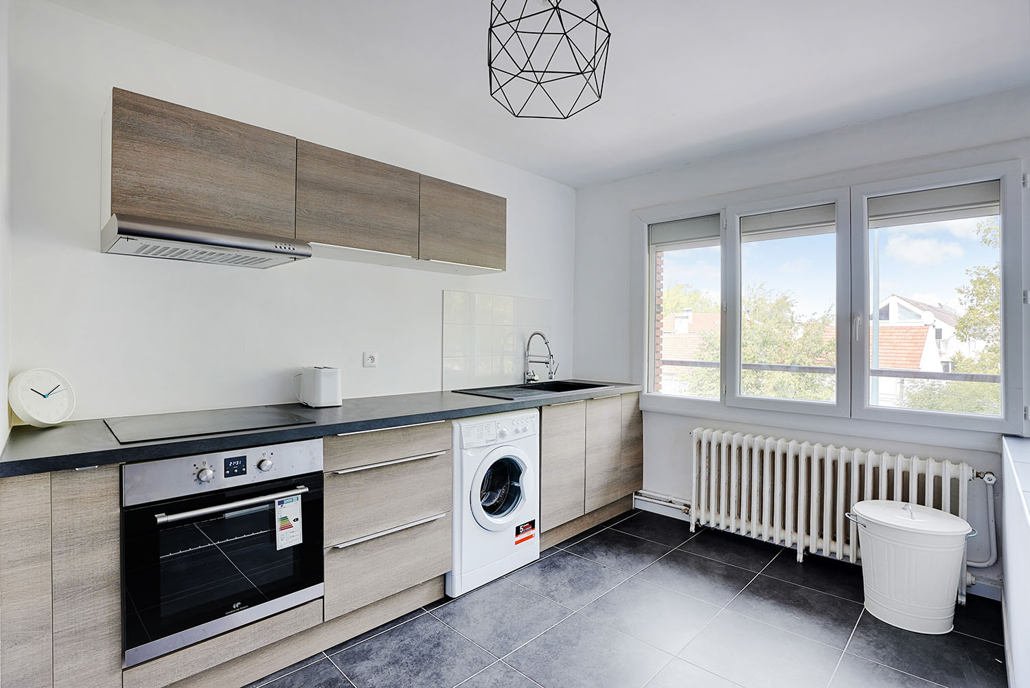 Move into this inviting 10 m² room near Paris – CLA07