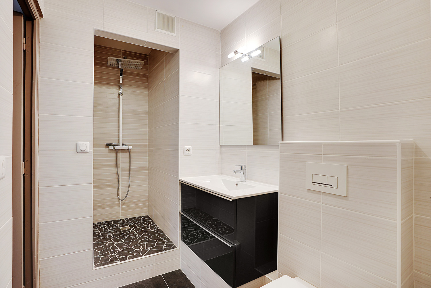 Move into this inviting 10 m² room near Paris – CLA07