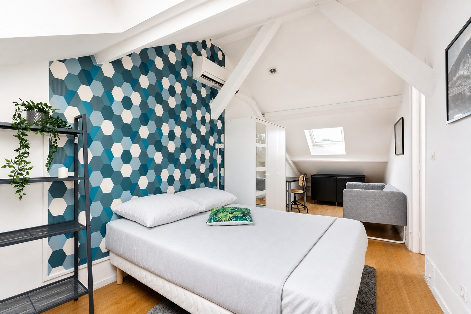 Large luminous room – 20m² – IV11