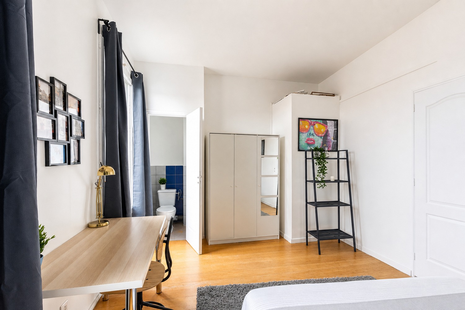 Spacious and luminous room – 16m² – IV08