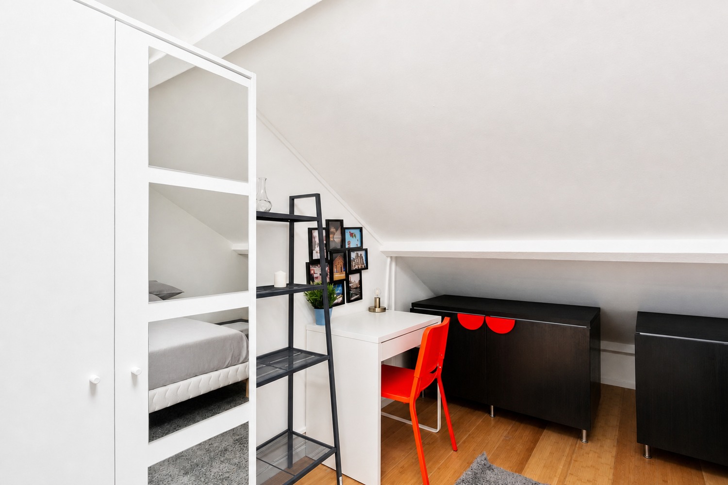 Cosy and luminous room – 12m² – IV09
