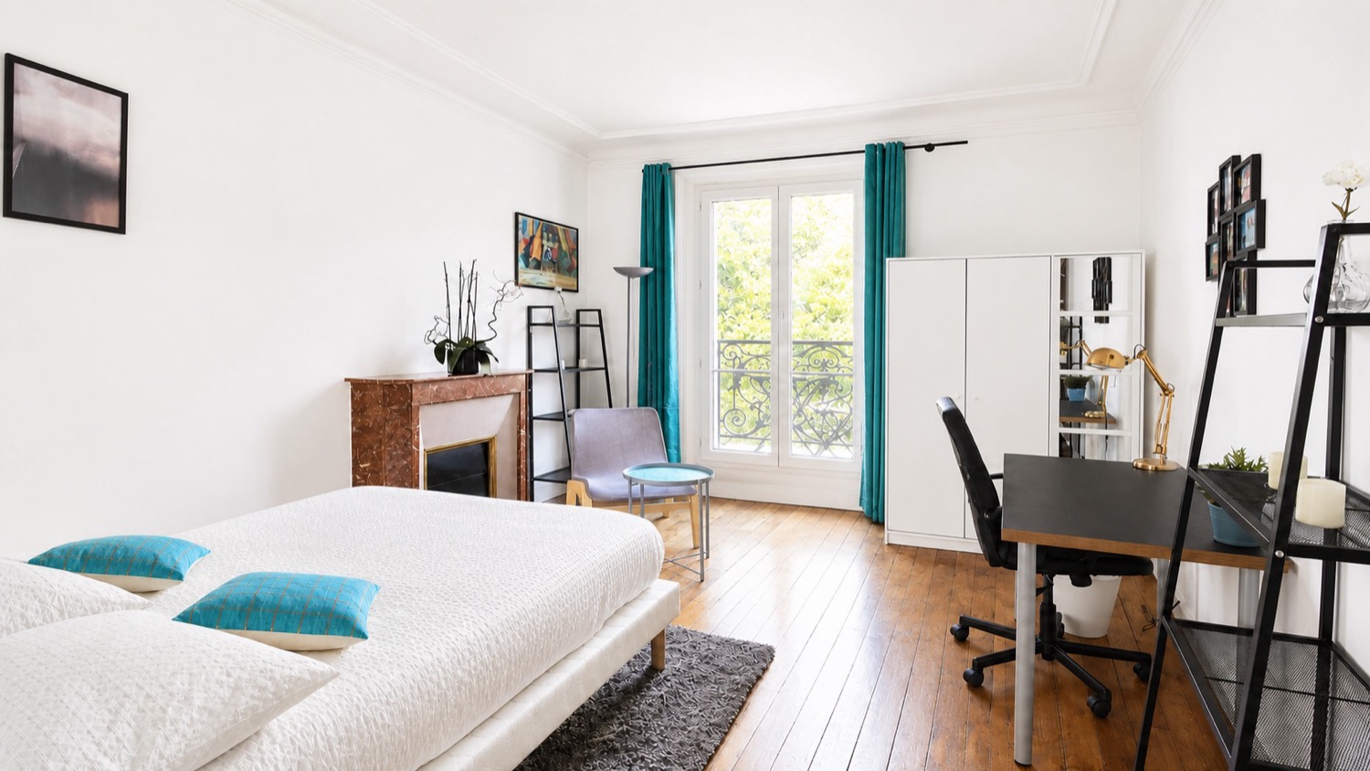 Luminous large bedroom – 15m² – PA46