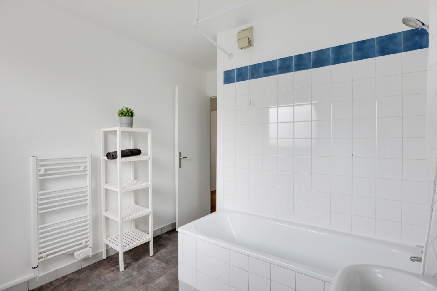 Move into this 13 m² cocoon with bathroom – CBV05