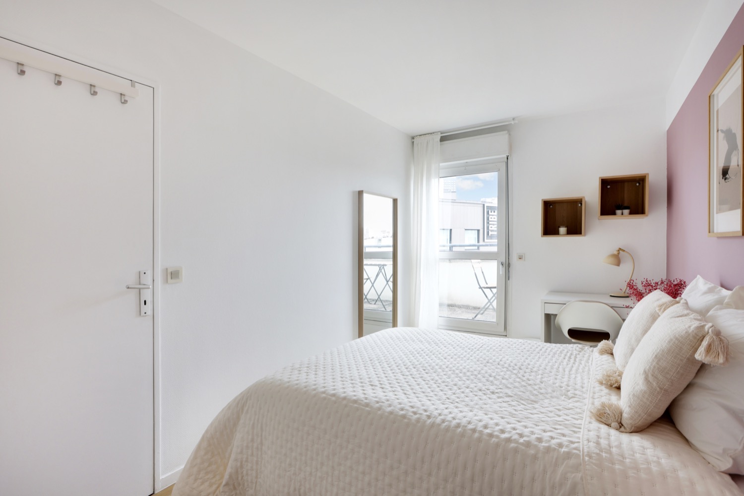 Move into this elegant 10 m² bedroom – CBV02