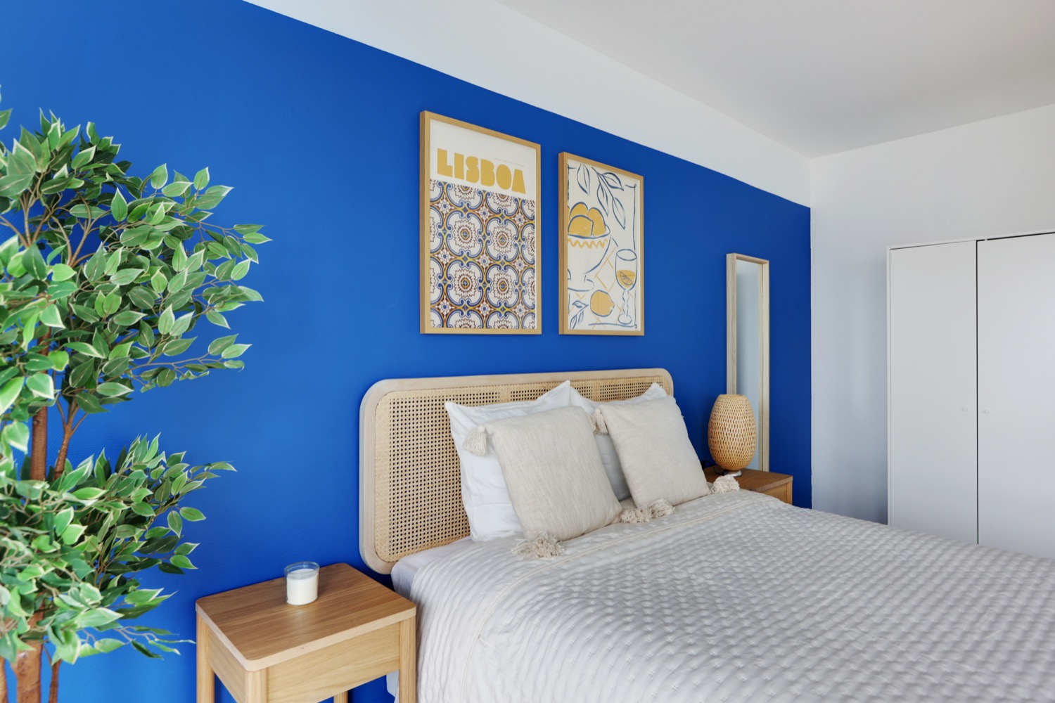 Move into this wide 19 m² bedroom – CBV03