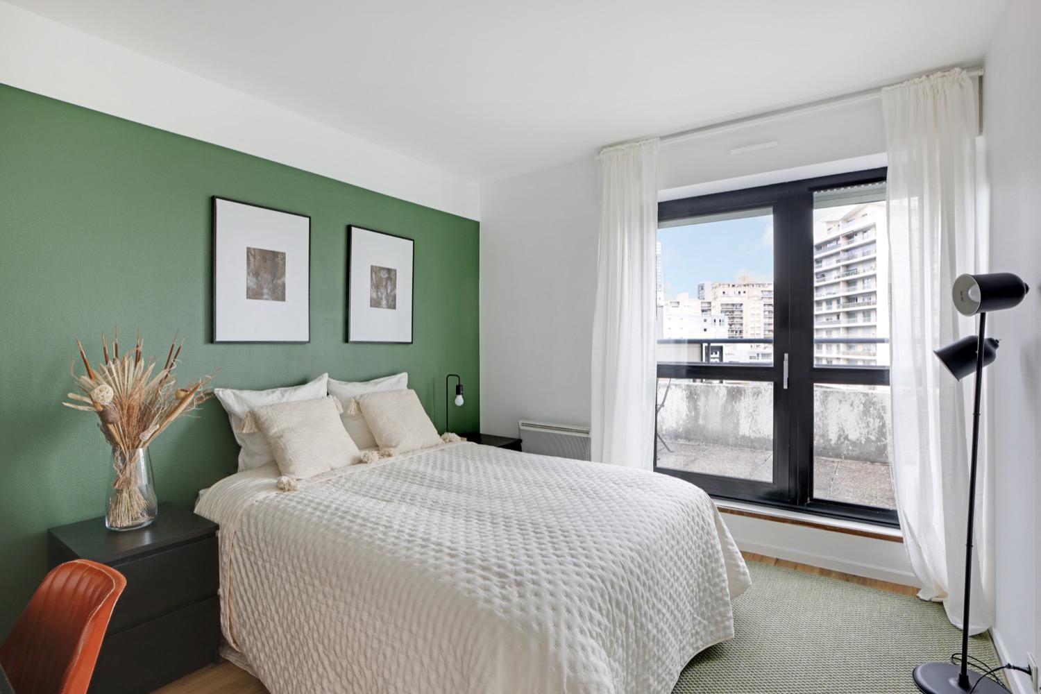 Move into this 10 m² bedroom – CBV07