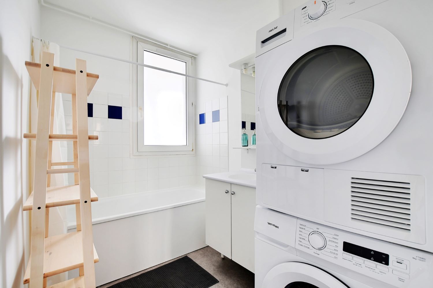 Invigorating 10 m² room in Kremlin-Bicêtre – KRB36