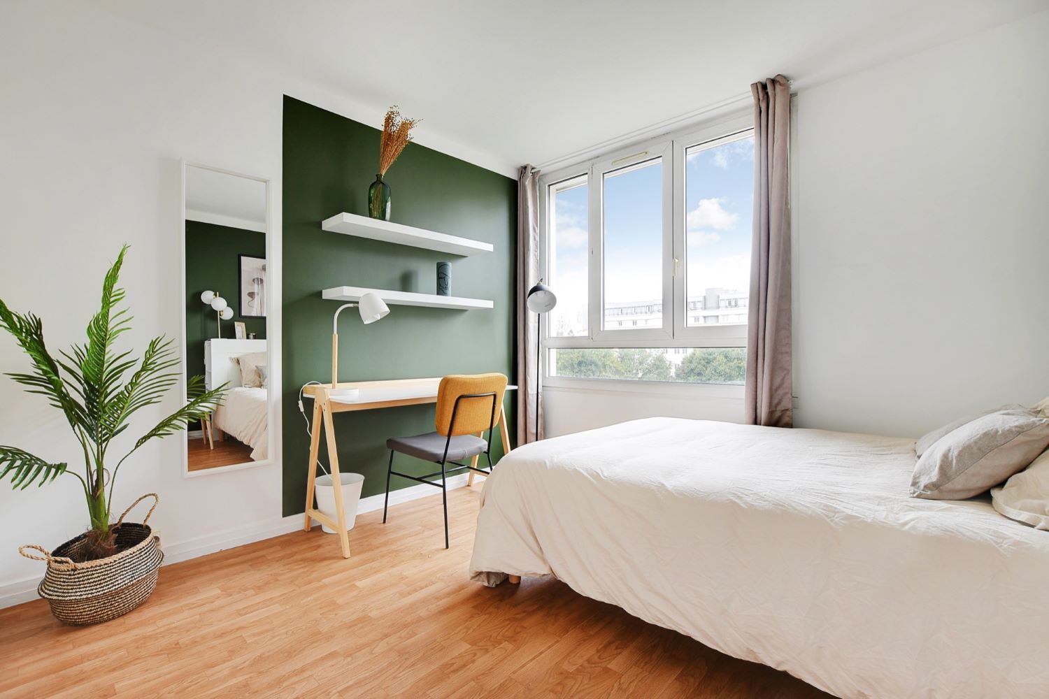 Minimalist 12 m² room in Kremlin-Bicêtre – KRB38